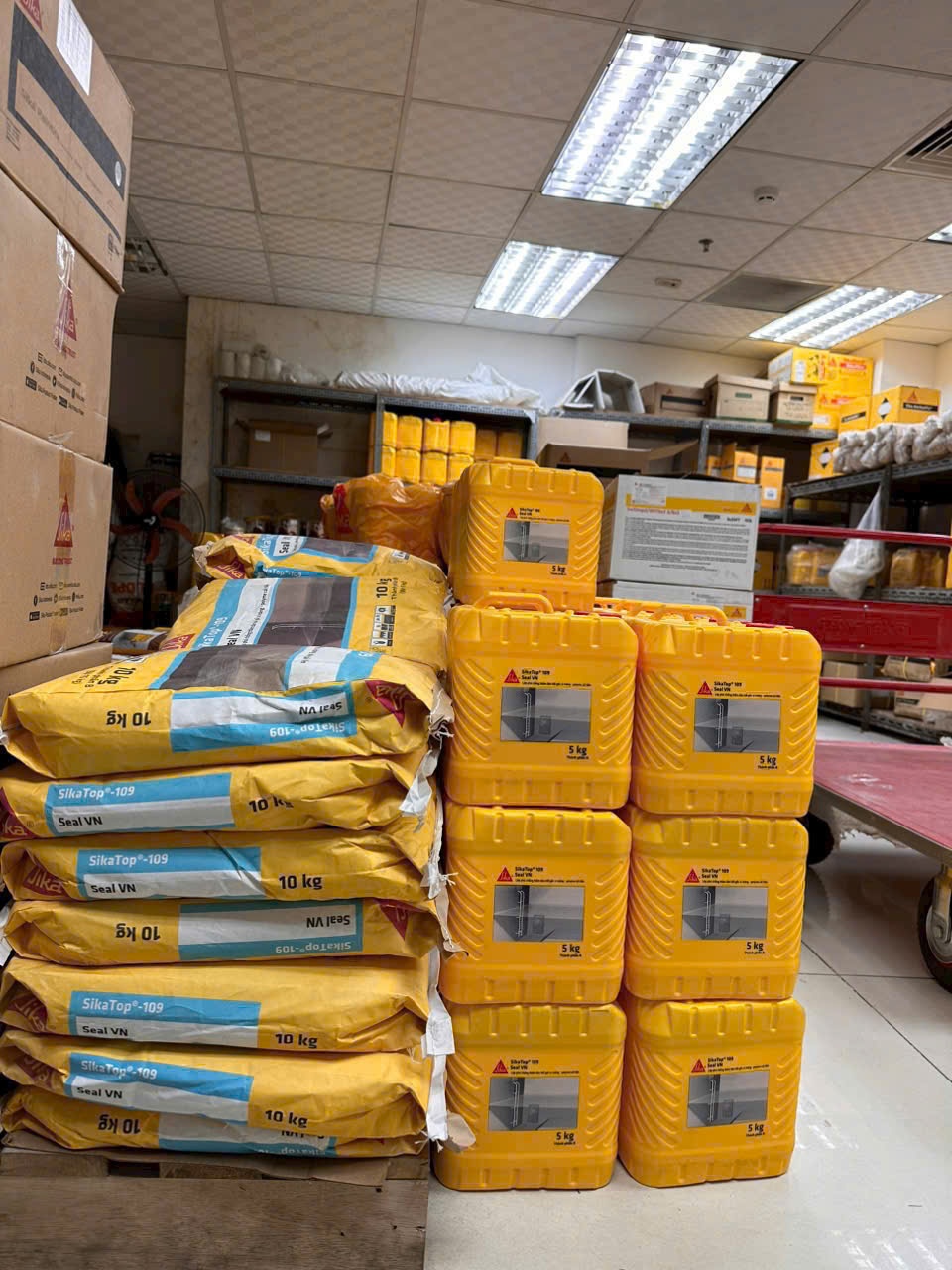 Bộ 15kg SikaTop 109 Seal Vữa Chống Thấm Đàn Hồi Gốc Xi Măng - Polyme Dành Cho Sân Thượng, Sàn Mái